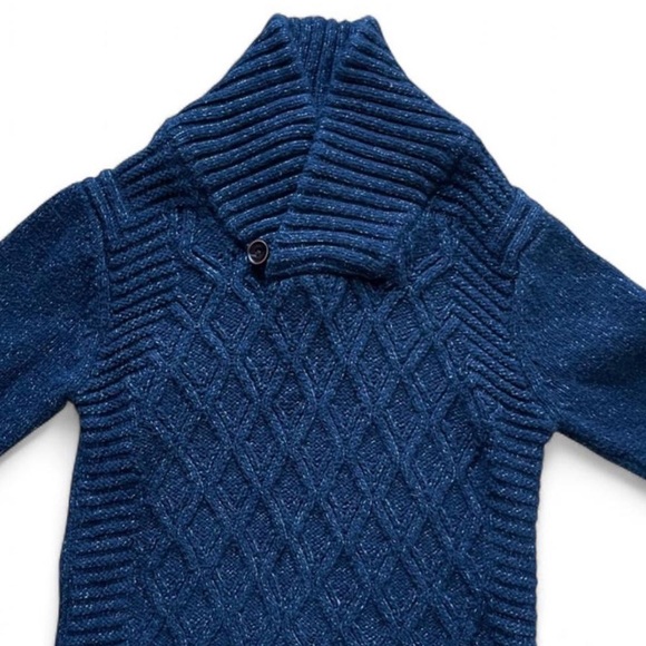 Soft, cozy navy collared sweater - Picture 2 of 4
